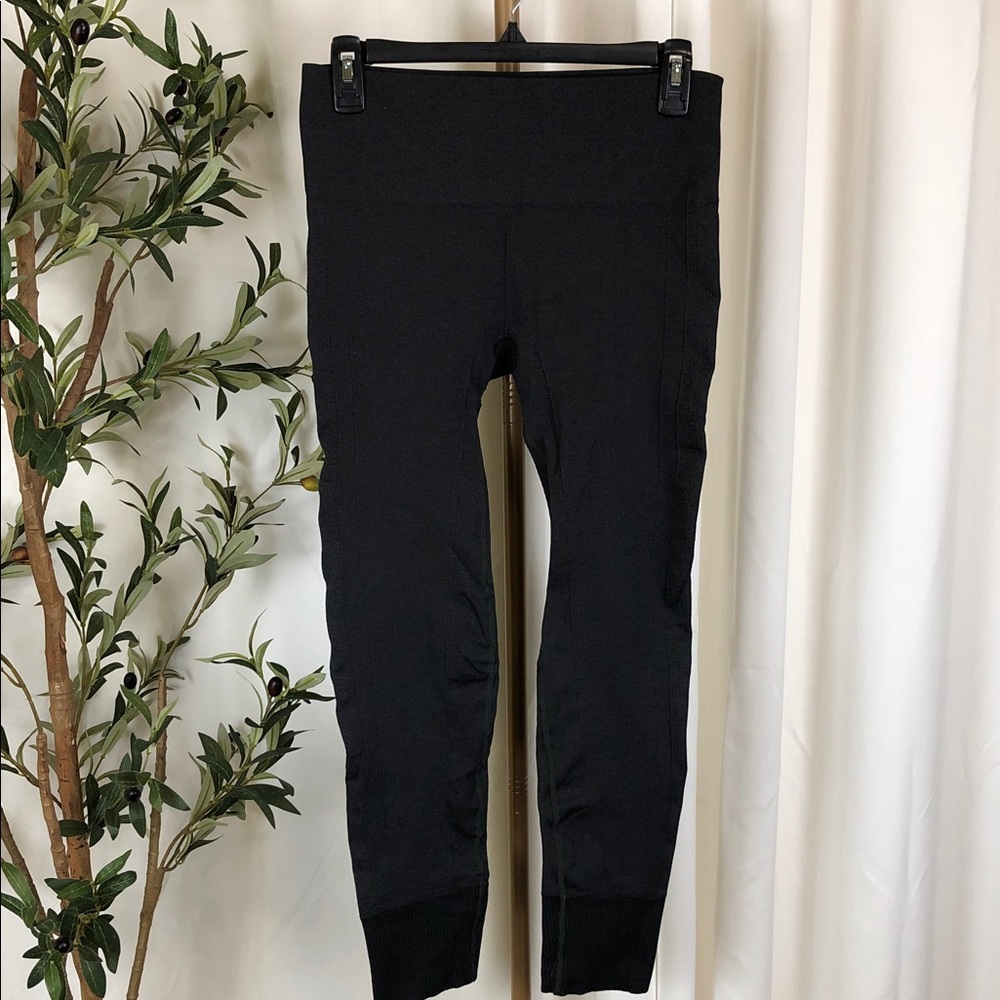 Lululemon Ebb to Street High-Rise Ribbed Tights Leggings Gummy Logo (A3)